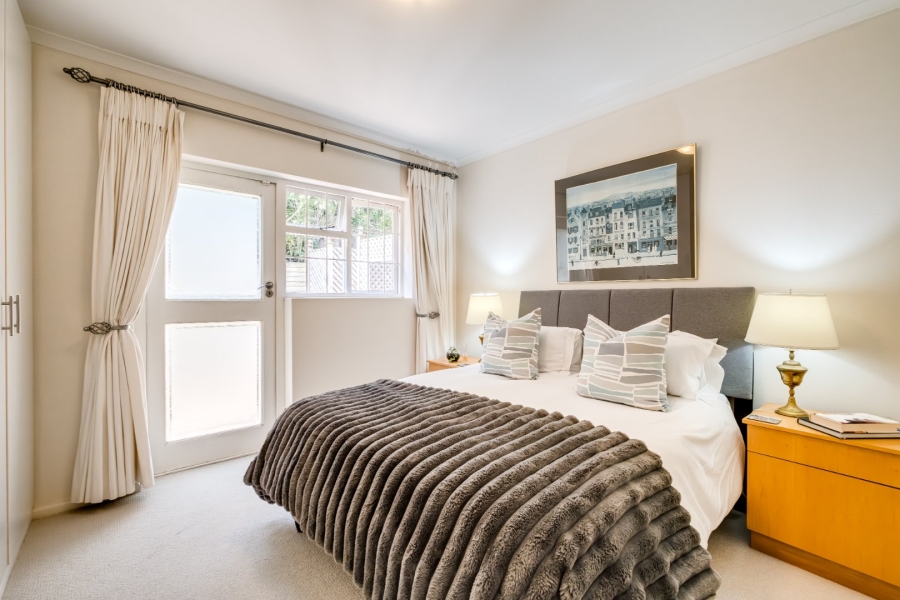 To Let 4 Bedroom Property for Rent in Constantia Western Cape